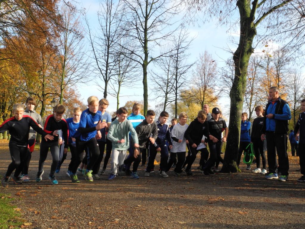 Start zum Crosslauf 2015. Foto: Sven-Ole Tiedt